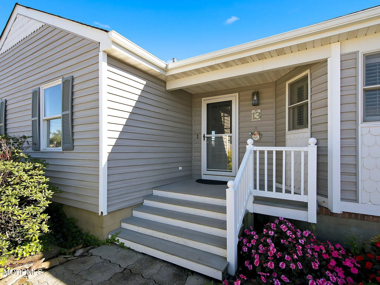 3 bed, 2096 sqft, $3,000 — Photo 3