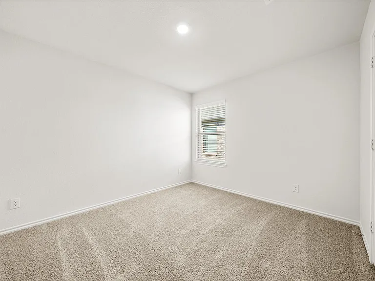 1532 Skyline Dr — Photo 7