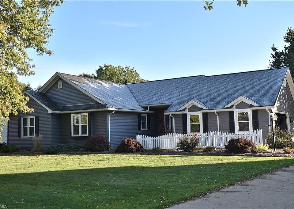 1st image of 2566 Shamrock Way