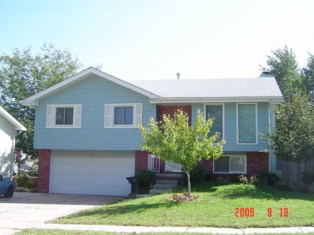 2815 Drake St — Photo 1