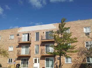 139 Elk St #236, Carol Stream, IL 60188