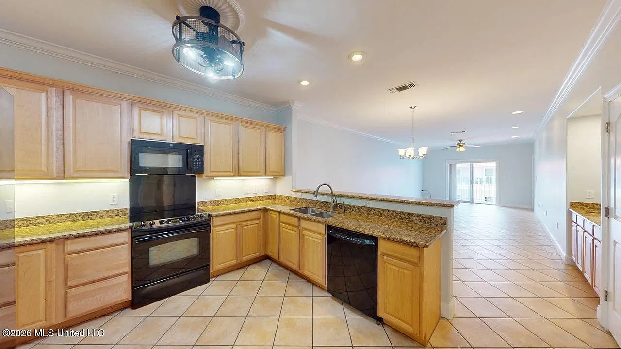 2 bed, 2.0 bath, 1540 sqft, $2,200 — Photo 3