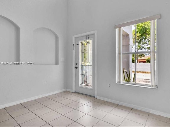 5th image of 16628 SW 47th Ter