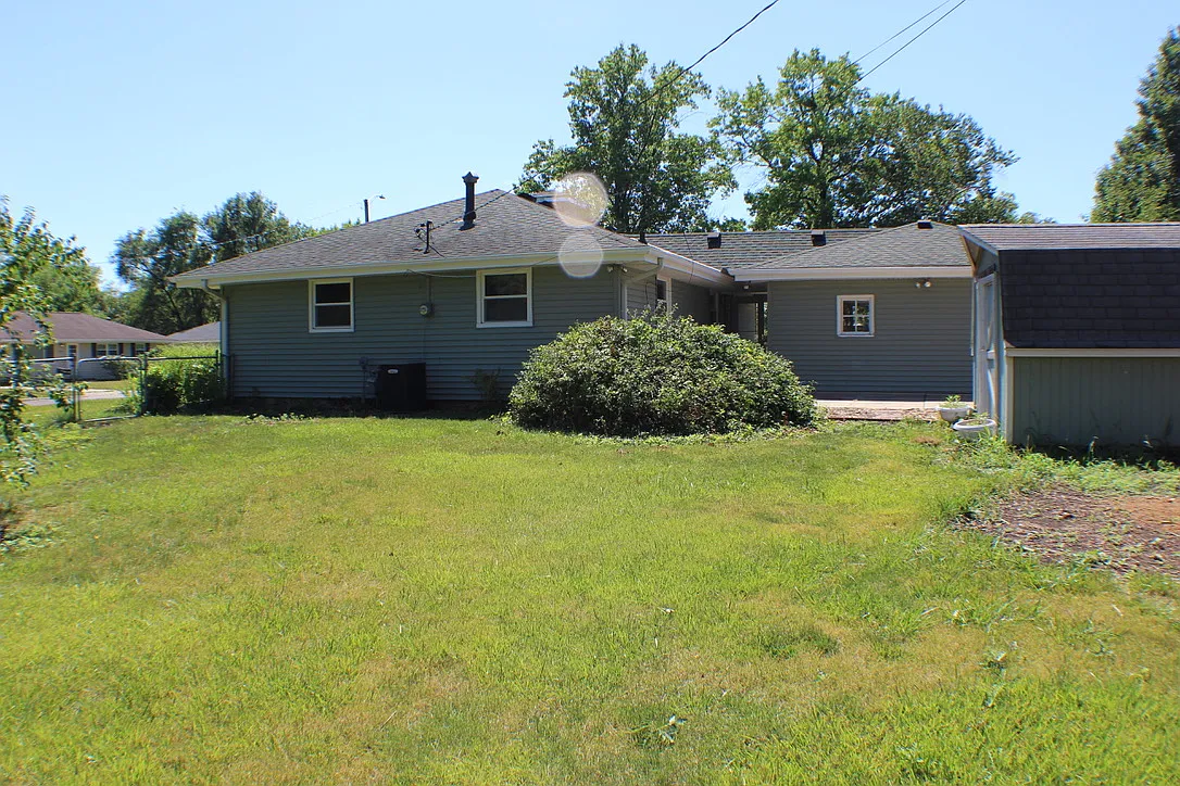 3 bed, 1092 sqft, $1,700 — Photo 3
