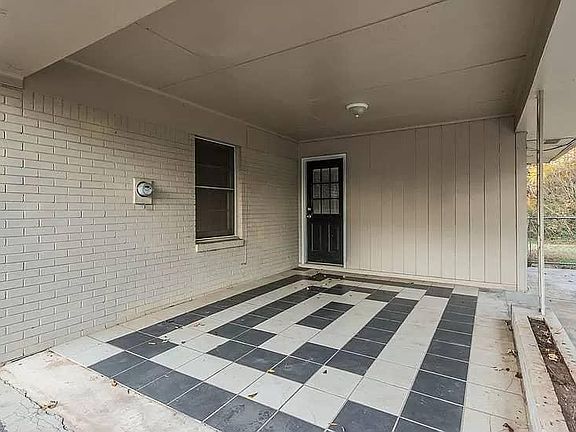 2nd image of 643 Elberta Dr