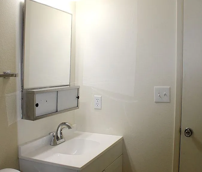903 Green Ln — Photo 23