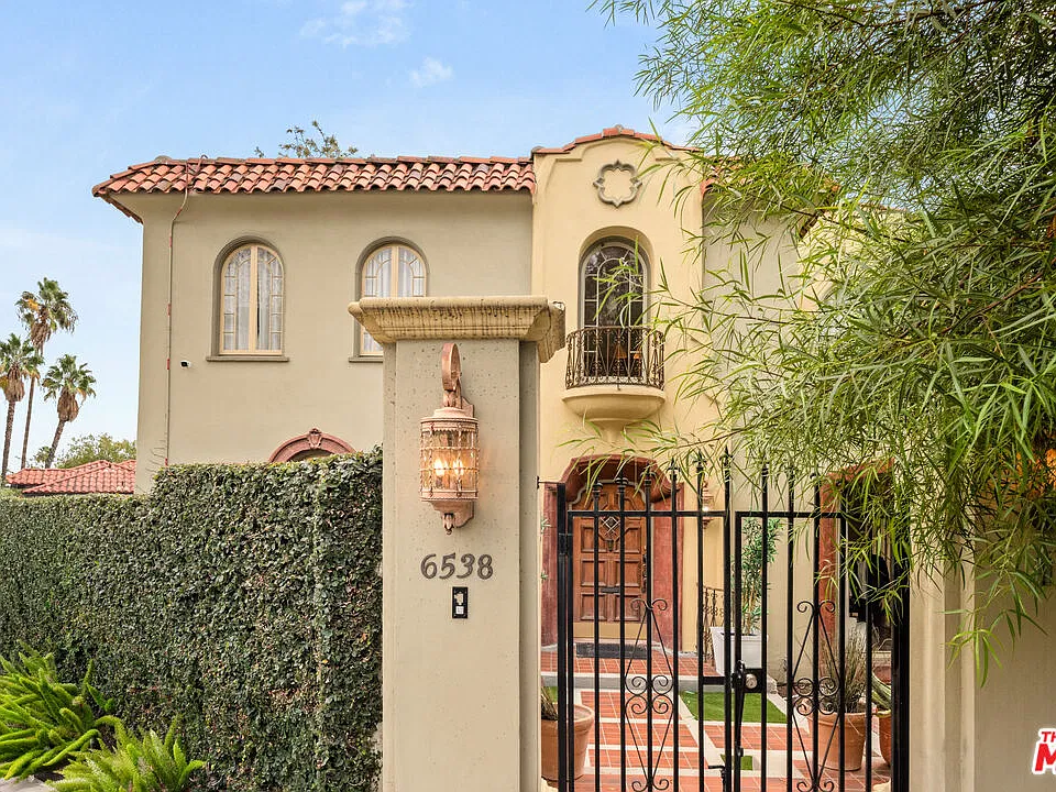 6538 Cahuenga Ter
