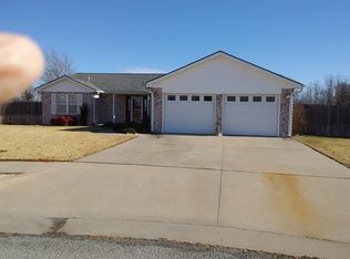 921 Redwood Dr, Pryor, OK 74361