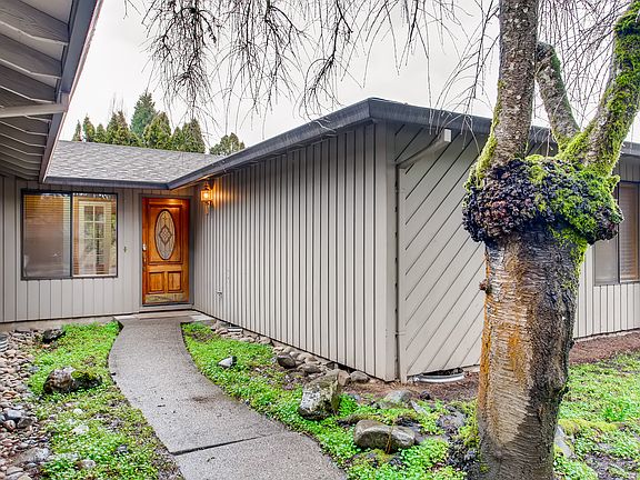 4th image of 291 SE 30th Ave