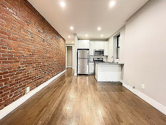 2nd image of 723 Saint Nicholas Ave #33A