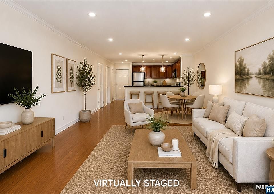 1st image of 302 Chase Ct #302