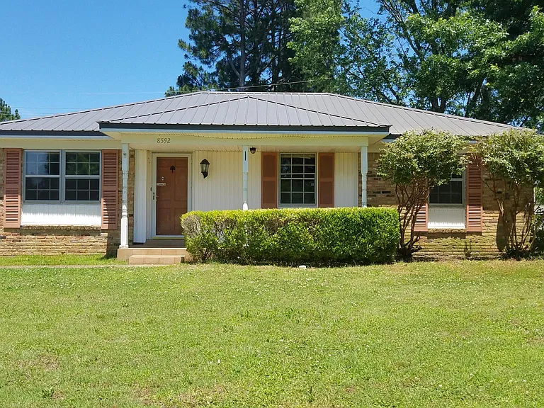 8592 Southaven Cir E — Photo 2