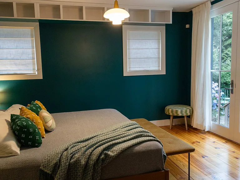 130 Carroll Ave — Photo 16