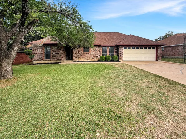 1302 Belvon Pl, Cleburne, TX 76033