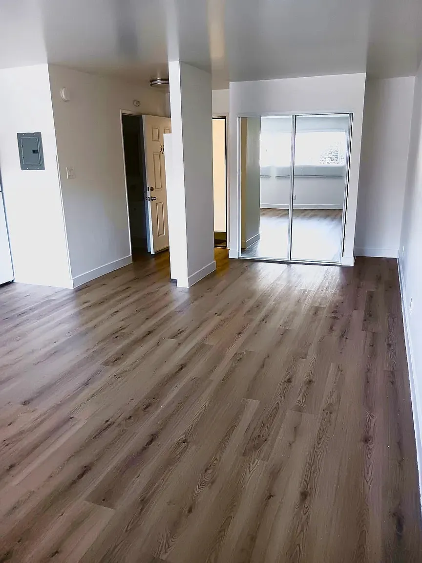 8657 Balboa Single — Photo 4