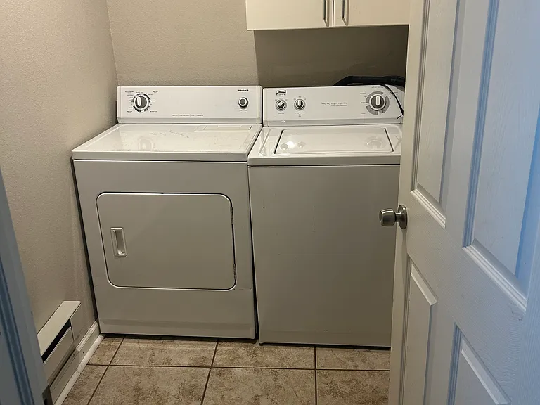 118 E River St — Photo 10