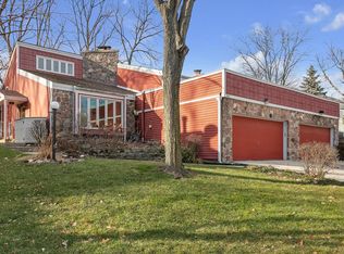 806 Kendall Ln, Lake Geneva, WI 53147