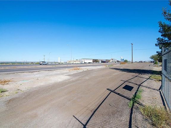 4th image of 8048 N Desert Blvd
