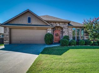 720 Hutchins Dr, Crowley, TX 76036