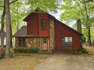 887 N Confederate Dr, Macon, GA
