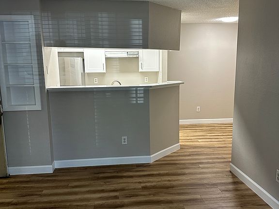 3rd image of 216 Afton Sq Unit 207