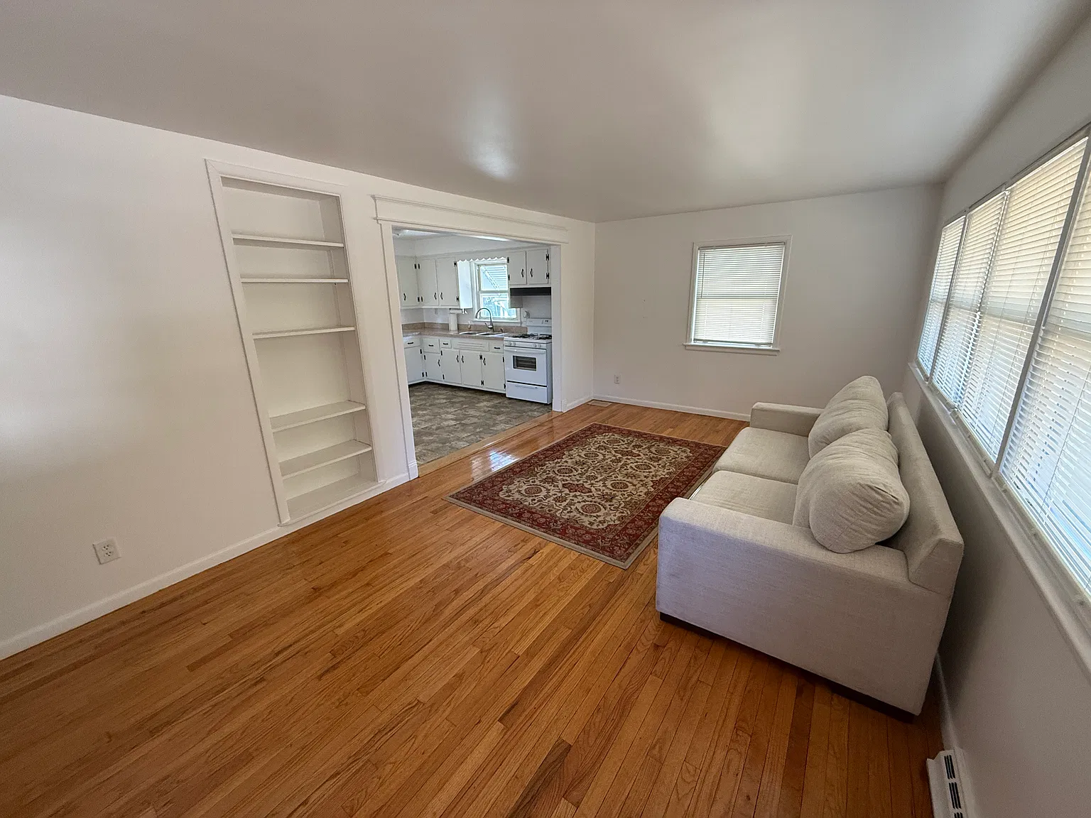 10 Georgetown Rd — Photo 3