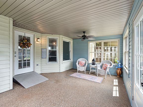 3rd image of 2123 River Chase Dr