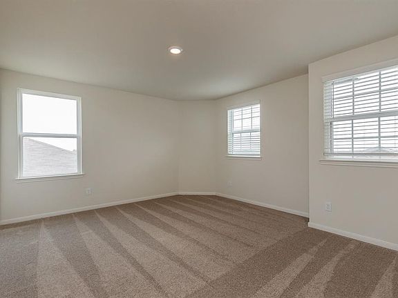 5th image of 10823 Hillside Creek Dr
