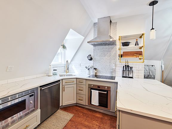 3rd image of 331 Highland Blvd #2