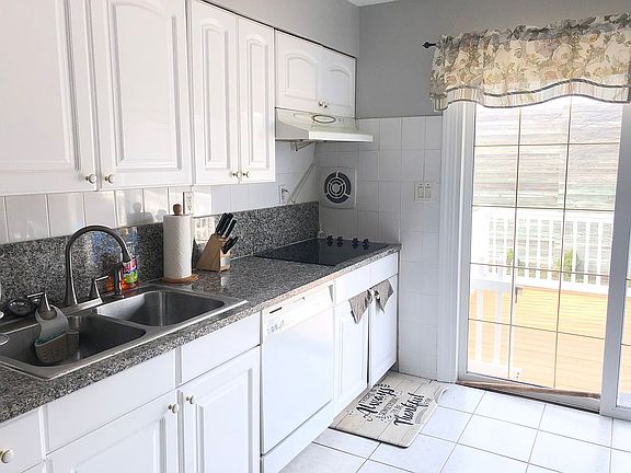 2nd image of 15A Arthur St