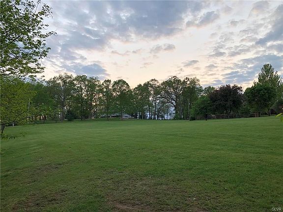 4th image of 15 Stewart Ct