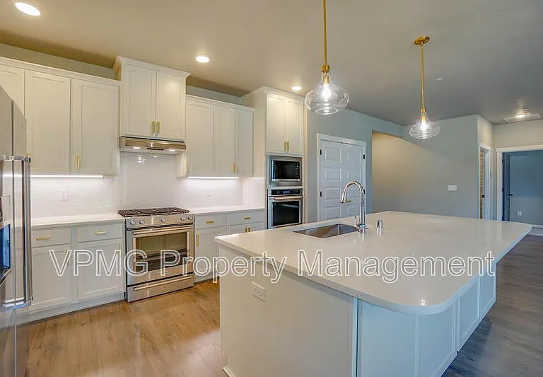 604 NW 25th Way — Photo 21