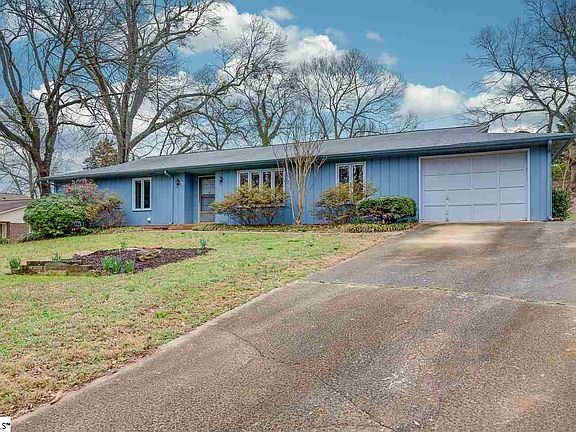 3rd image of 607 Great Glen Ct