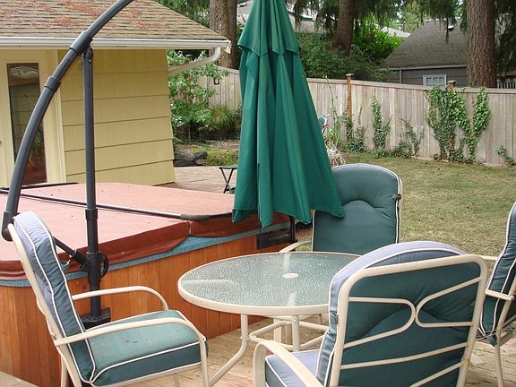 Deck Surrounded Jacuzzi