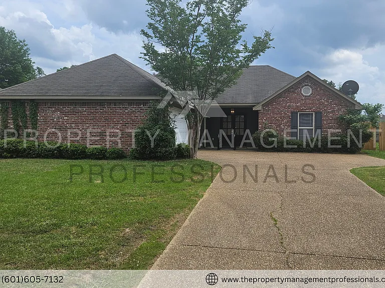 121 Cherry Laurel Cir — Photo 2