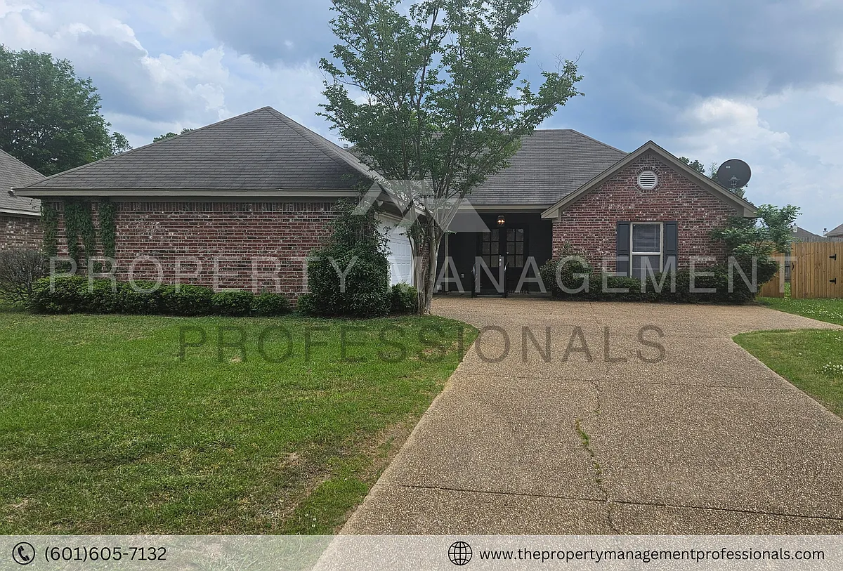 Building Photo - 121 Cherry Laurel Cir