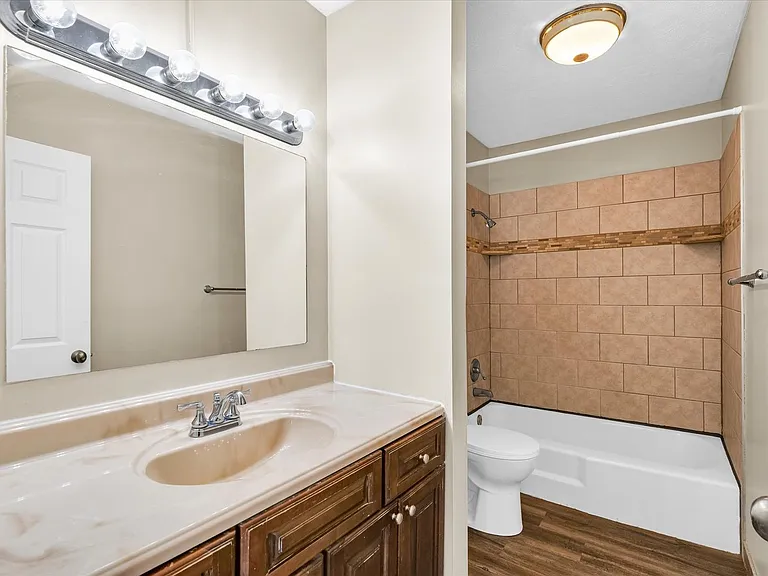 327 Riley Dr — Photo 26