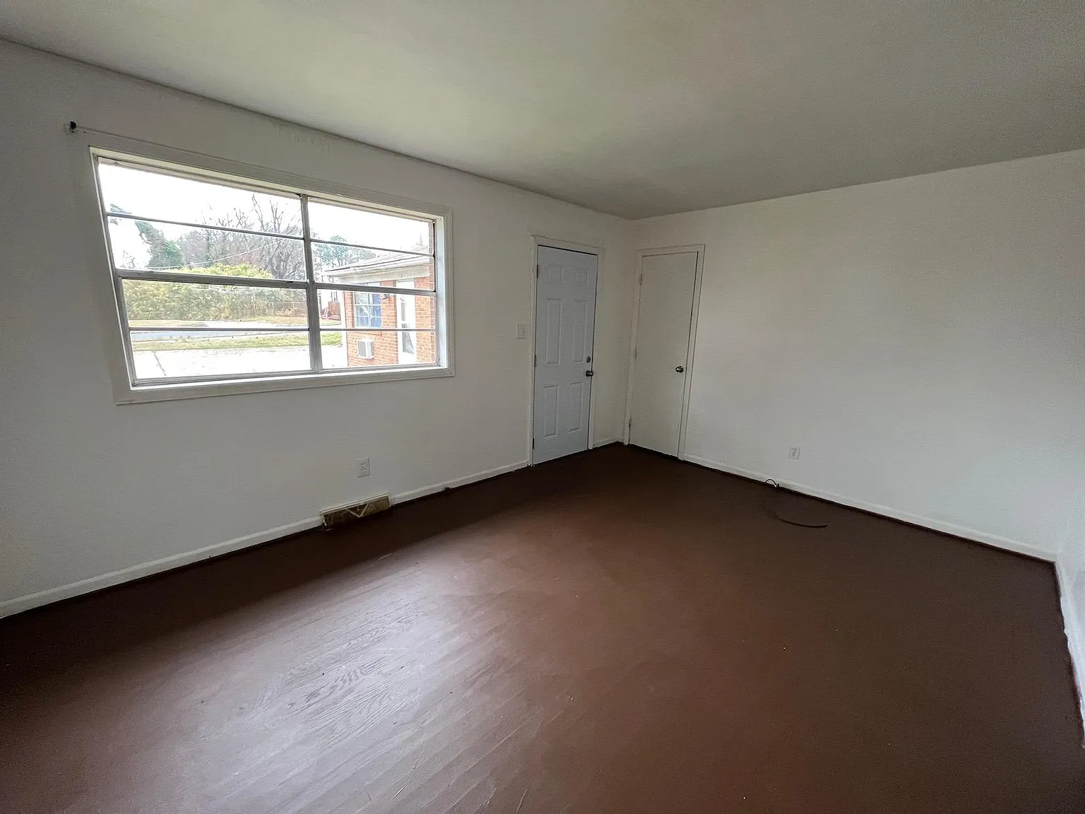2 bed, 720 sqft, $750 — Photo 2