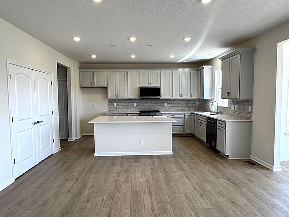 5th image of 5683 Peavey St Lot 7185