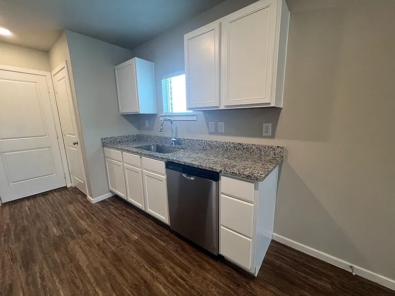 3405 Tiffin Ave — Photo 7