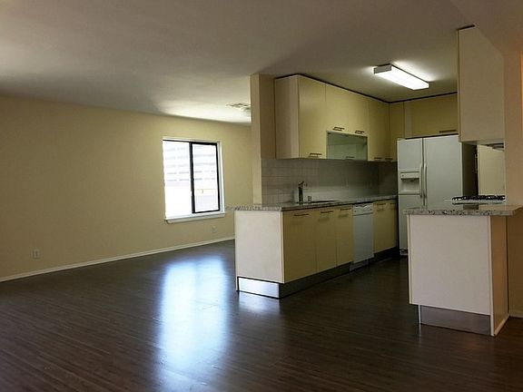 4th image of 2121 Beloit Ave APT 301