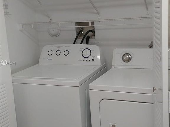 5th image of 2503 SE 20th Pl #102-A