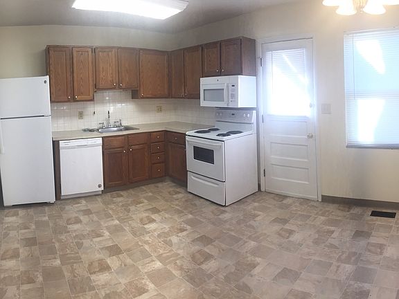 2nd image of 815 Sheridan Park Ct