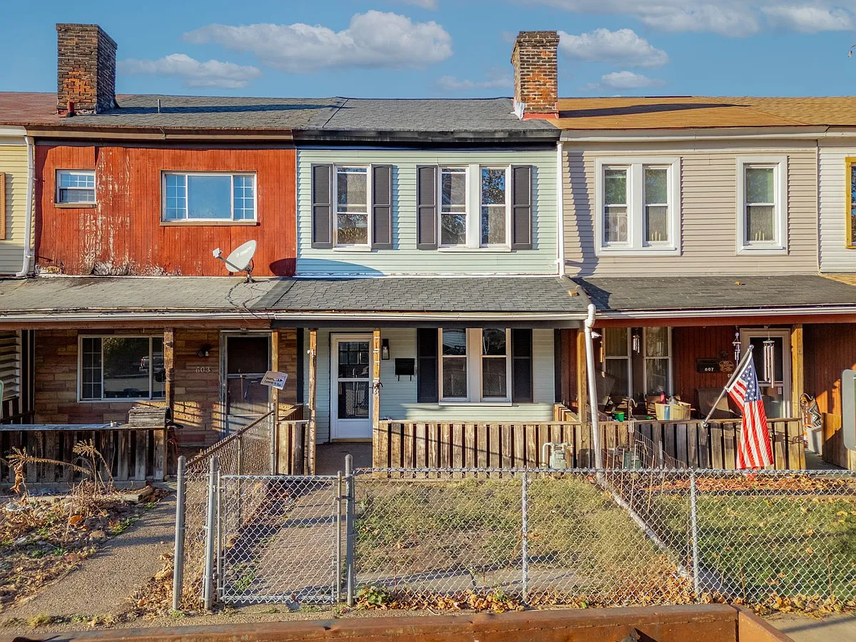 Building Photo - 605 E 19th Ave