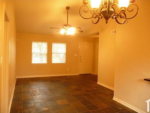 4th image of 515 Stonewall Dr