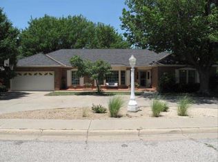 6204 Gainsborough Rd, Amarillo, TX 79106