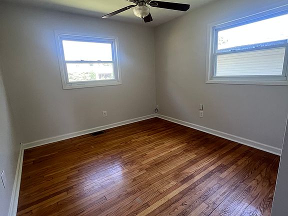 5th image of 628 Shelborn Dr