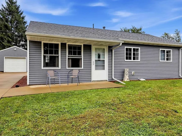 216 Jule Ave, East Dubuque, IL 61025
