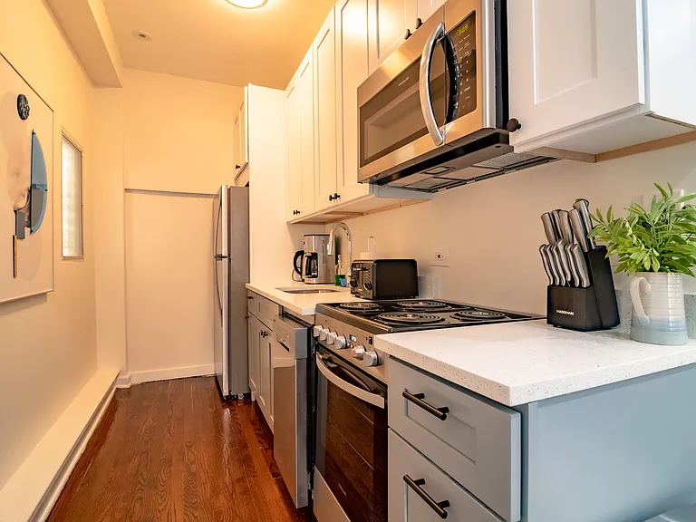 117 E Bellevue Pl #2 — Photo 6