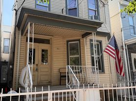 711A 27th St